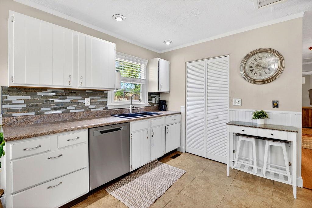 9 CLOVER PL, VERONA, Virginia 24482, 3 Bedrooms Bedrooms, ,1 BathroomBathrooms,Residential,9 CLOVER PL,675512 MLS # 675512 9 CLOVER PL, VERONA, Virginia 24482, 3 Bedrooms Bedrooms, ,1 BathroomBathrooms,Residential,9 CLOVER PL,675512 MLS # 675512