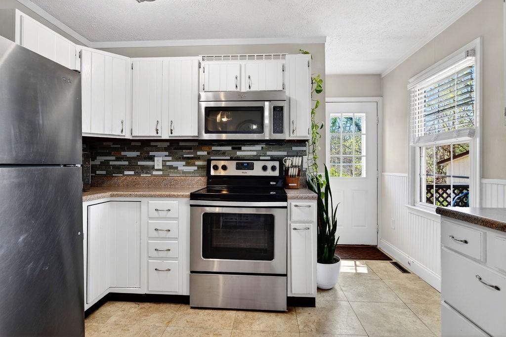 9 CLOVER PL, VERONA, Virginia 24482, 3 Bedrooms Bedrooms, ,1 BathroomBathrooms,Residential,9 CLOVER PL,675512 MLS # 675512 9 CLOVER PL, VERONA, Virginia 24482, 3 Bedrooms Bedrooms, ,1 BathroomBathrooms,Residential,9 CLOVER PL,675512 MLS # 675512