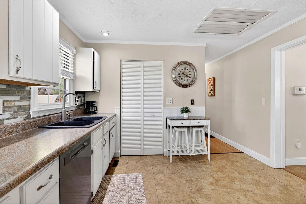 9 CLOVER PL, VERONA, Virginia 24482, 3 Bedrooms Bedrooms, ,1 BathroomBathrooms,Residential,9 CLOVER PL,675512 MLS # 675512 9 CLOVER PL, VERONA, Virginia 24482, 3 Bedrooms Bedrooms, ,1 BathroomBathrooms,Residential,9 CLOVER PL,675512 MLS # 675512