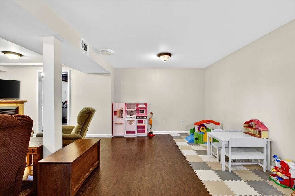 9 CLOVER PL, VERONA, Virginia 24482, 3 Bedrooms Bedrooms, ,1 BathroomBathrooms,Residential,9 CLOVER PL,675512 MLS # 675512 9 CLOVER PL, VERONA, Virginia 24482, 3 Bedrooms Bedrooms, ,1 BathroomBathrooms,Residential,9 CLOVER PL,675512 MLS # 675512