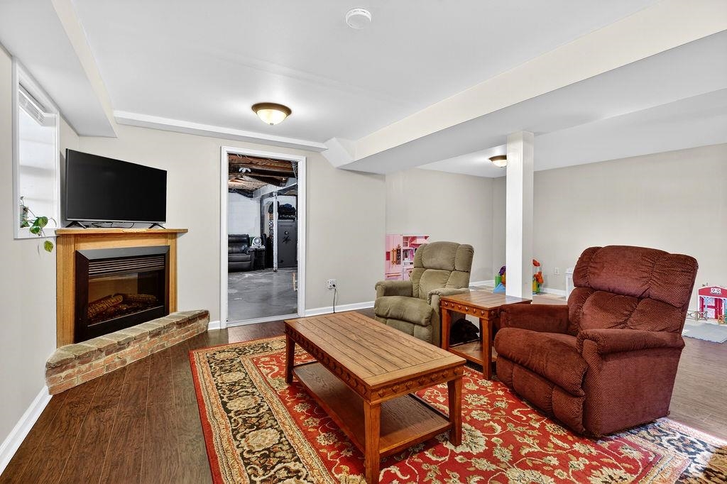 9 CLOVER PL, VERONA, Virginia 24482, 3 Bedrooms Bedrooms, ,1 BathroomBathrooms,Residential,9 CLOVER PL,675512 MLS # 675512 9 CLOVER PL, VERONA, Virginia 24482, 3 Bedrooms Bedrooms, ,1 BathroomBathrooms,Residential,9 CLOVER PL,675512 MLS # 675512