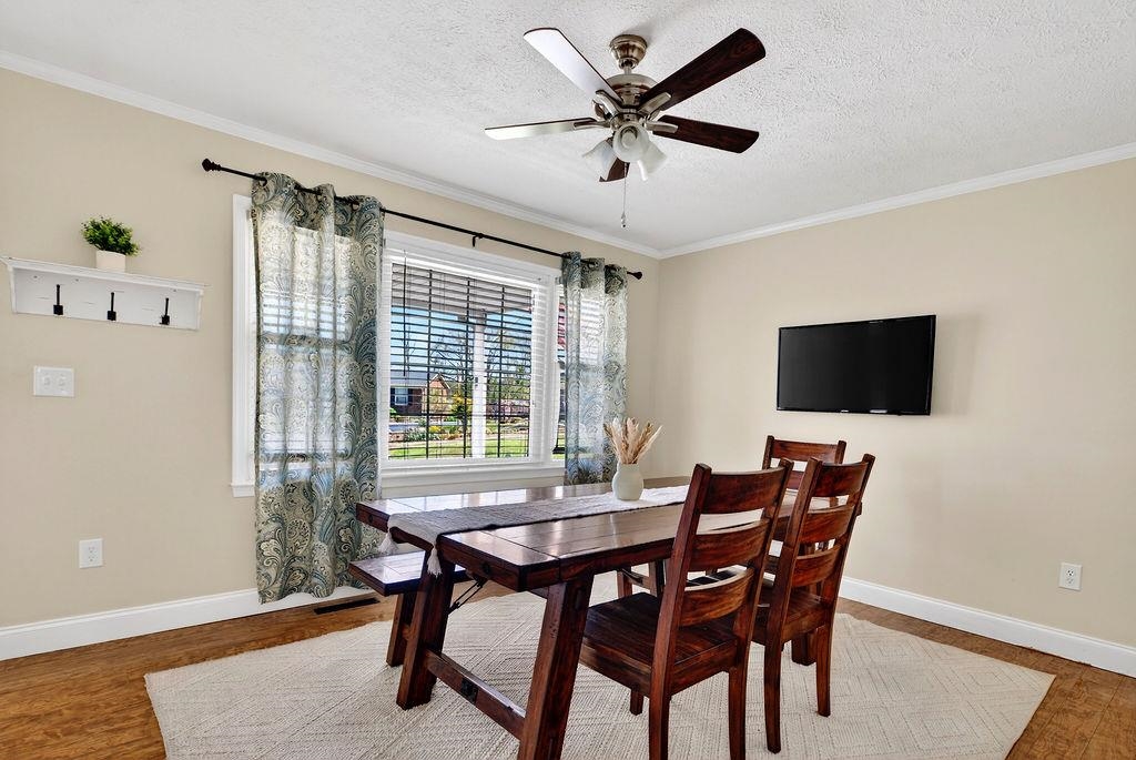 9 CLOVER PL, VERONA, Virginia 24482, 3 Bedrooms Bedrooms, ,1 BathroomBathrooms,Residential,9 CLOVER PL,675512 MLS # 675512 9 CLOVER PL, VERONA, Virginia 24482, 3 Bedrooms Bedrooms, ,1 BathroomBathrooms,Residential,9 CLOVER PL,675512 MLS # 675512