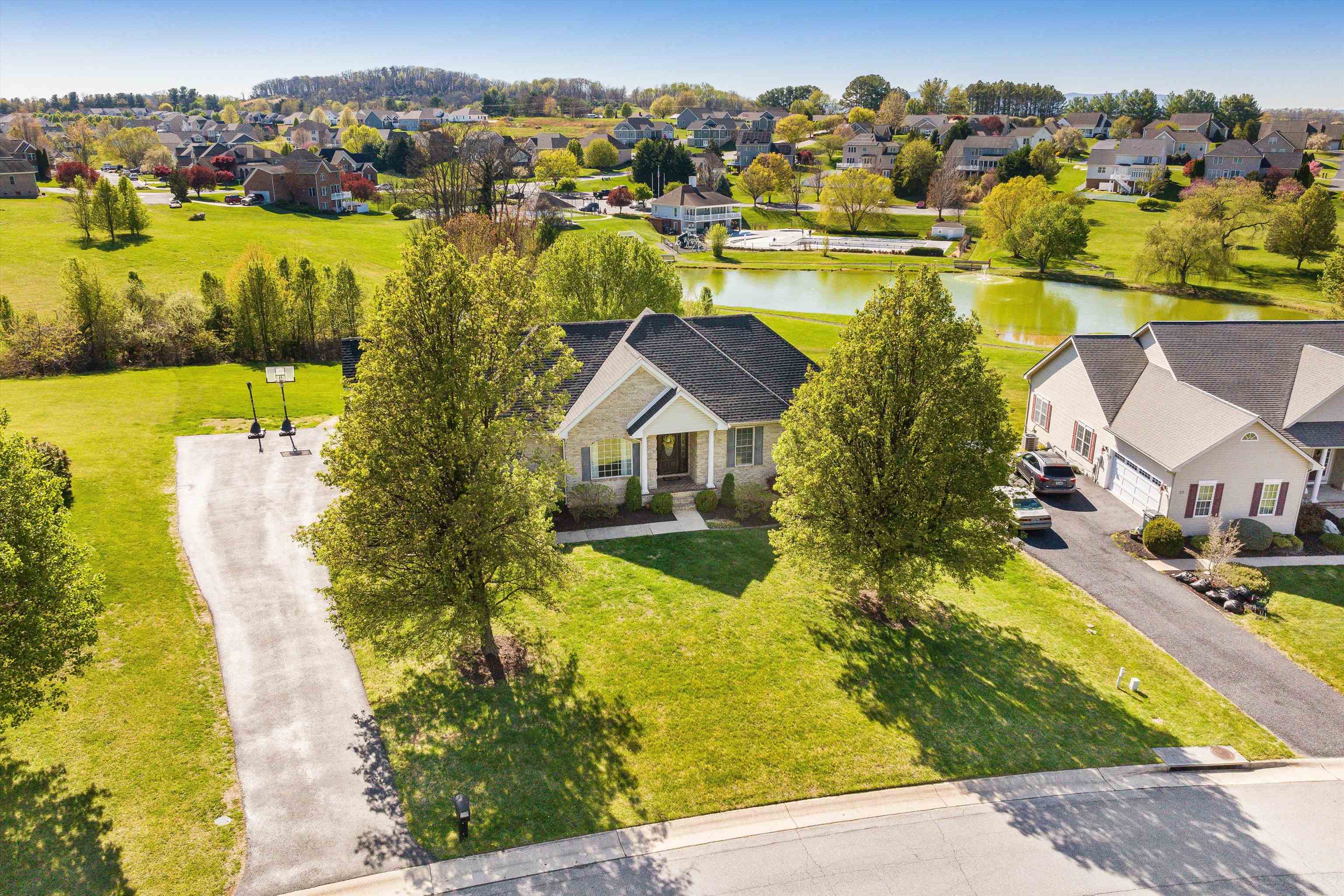 31 FAIRFIELD CT, STAUNTON, Virginia 24401, 3 Bedrooms Bedrooms, ,3 BathroomsBathrooms,Residential,31 FAIRFIELD CT,675514 MLS # 675514