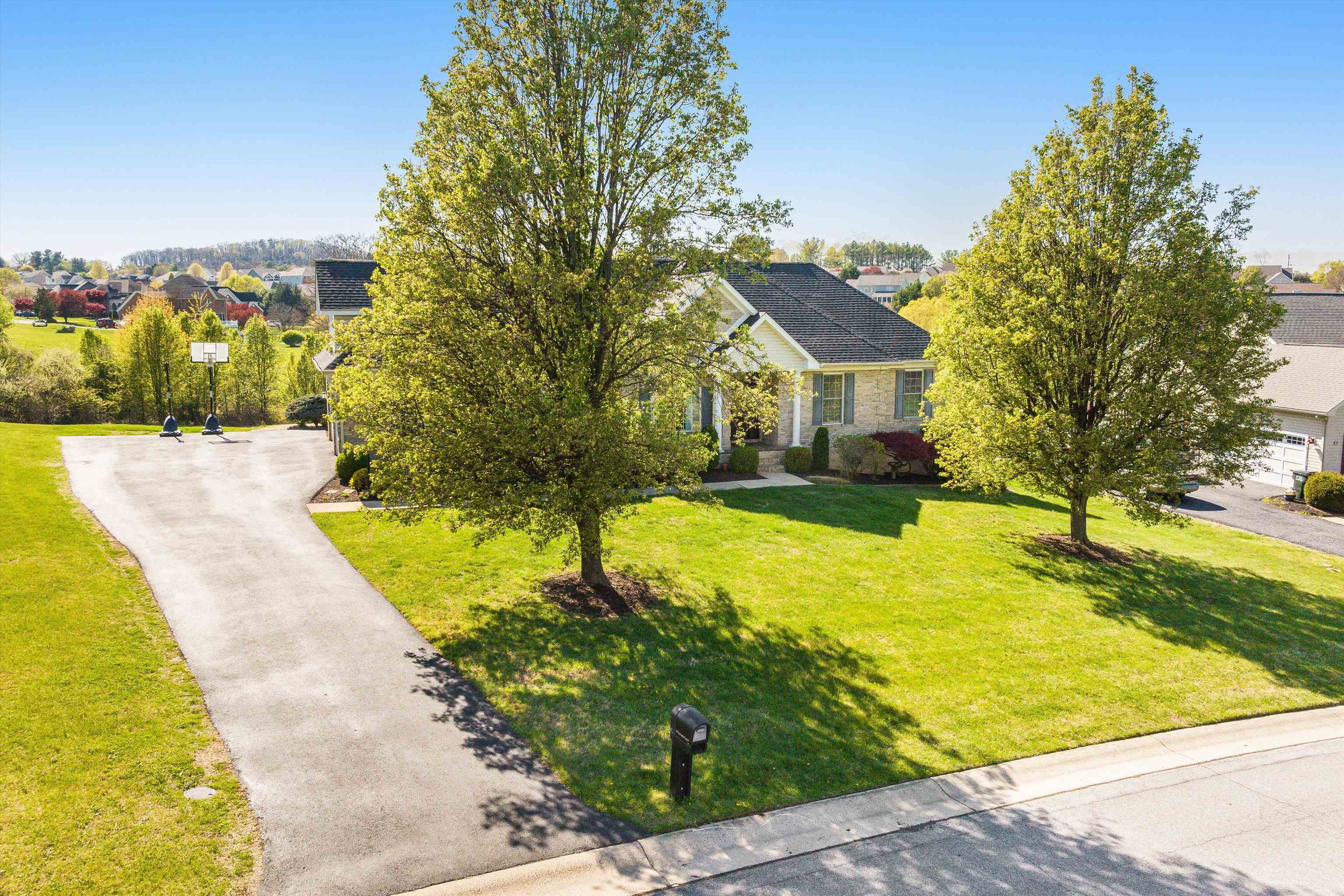 31 FAIRFIELD CT, STAUNTON, Virginia 24401, 3 Bedrooms Bedrooms, ,3 BathroomsBathrooms,Residential,31 FAIRFIELD CT,675514 MLS # 675514