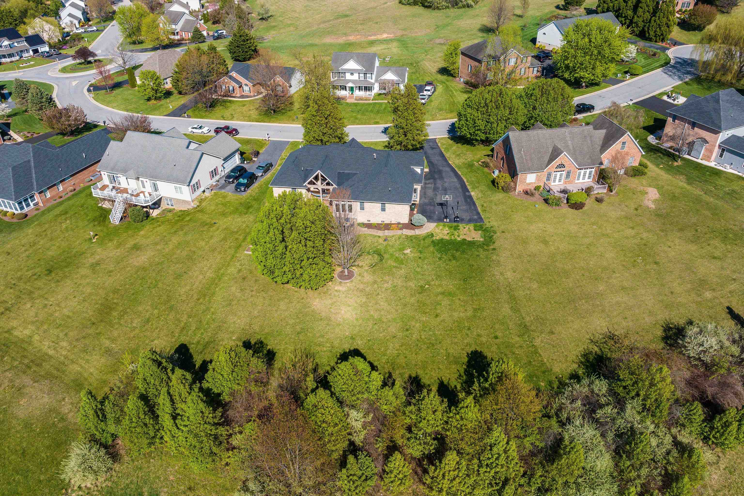 31 FAIRFIELD CT, STAUNTON, Virginia 24401, 3 Bedrooms Bedrooms, ,3 BathroomsBathrooms,Residential,31 FAIRFIELD CT,675514 MLS # 675514