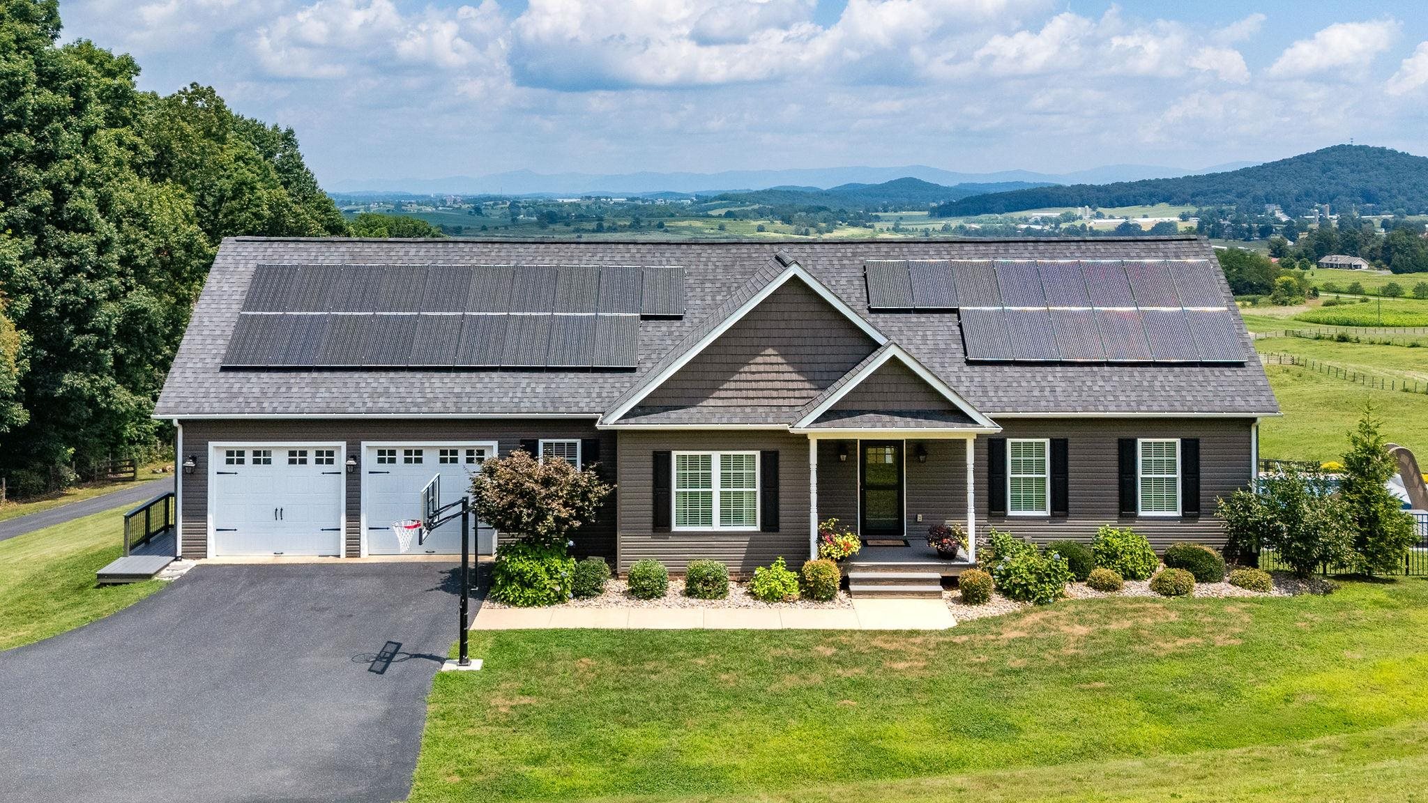 635 CHURCHMANS MILL RD, STUARTS DRAFT, Virginia 24477, 4 Bedrooms Bedrooms, ,3 BathroomsBathrooms,Residential,635 CHURCHMANS MILL RD,675523 MLS # 675523