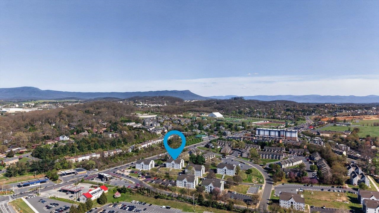 1336 HUNTERS RD, HARRISONBURG, Virginia 22801, 2 Bedrooms Bedrooms, ,2 BathroomsBathrooms,Residential,1336 HUNTERS RD,675532 MLS # 675532