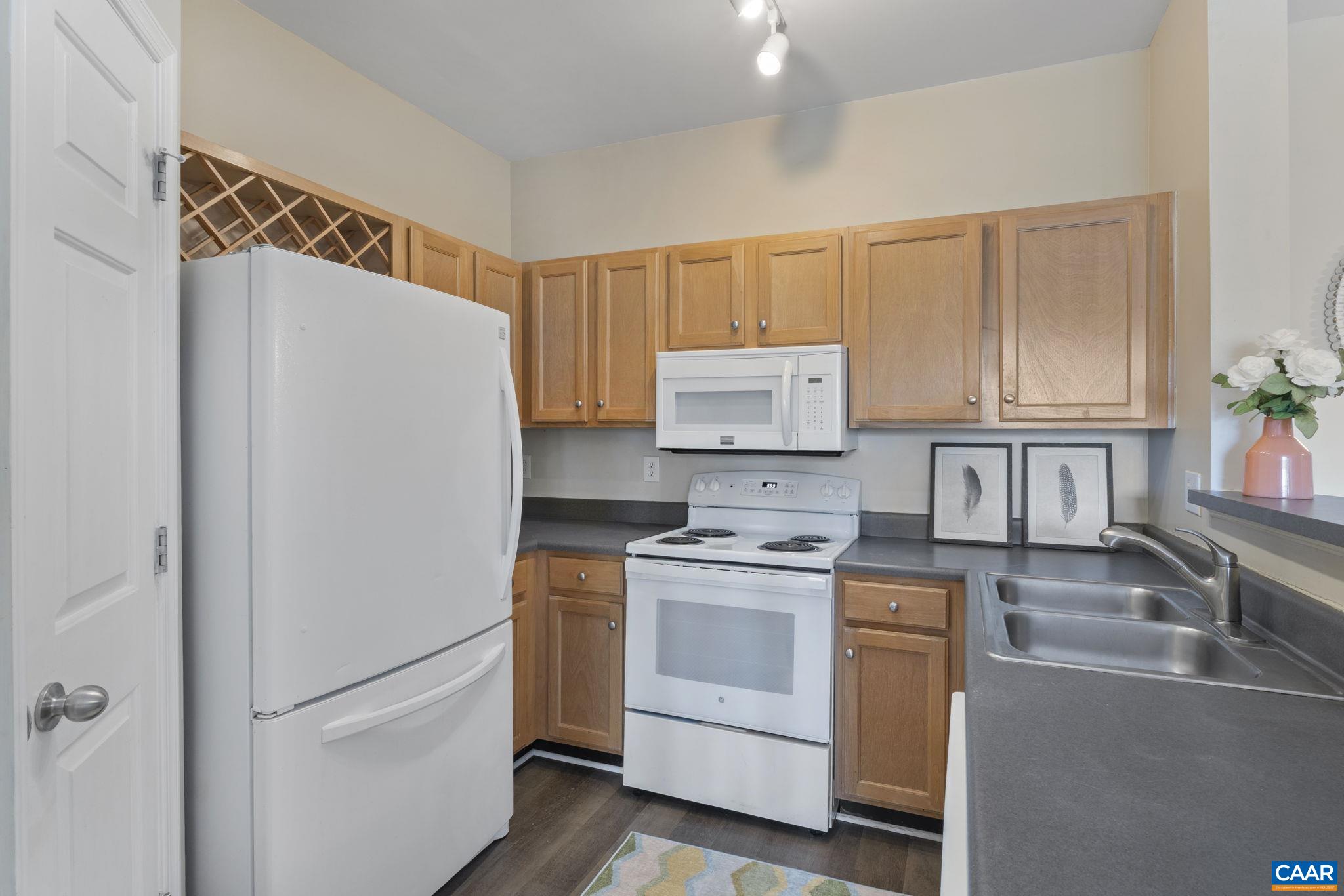 280 RIVERBEND DR, CHARLOTTESVILLE, Virginia 22911, 2 Bedrooms Bedrooms, ,2 BathroomsBathrooms,Residential,280 RIVERBEND DR,675543 MLS # 675543 280 RIVERBEND DR, CHARLOTTESVILLE, Virginia 22911, 2 Bedrooms Bedrooms, ,2 BathroomsBathrooms,Residential,280 RIVERBEND DR,675543 MLS # 675543