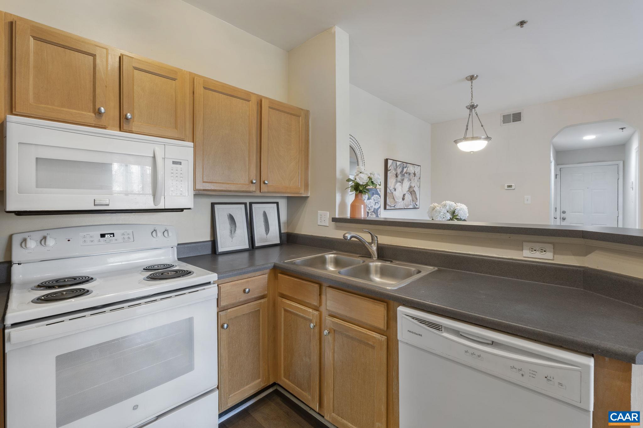 280 RIVERBEND DR, CHARLOTTESVILLE, Virginia 22911, 2 Bedrooms Bedrooms, ,2 BathroomsBathrooms,Residential,280 RIVERBEND DR,675543 MLS # 675543 280 RIVERBEND DR, CHARLOTTESVILLE, Virginia 22911, 2 Bedrooms Bedrooms, ,2 BathroomsBathrooms,Residential,280 RIVERBEND DR,675543 MLS # 675543