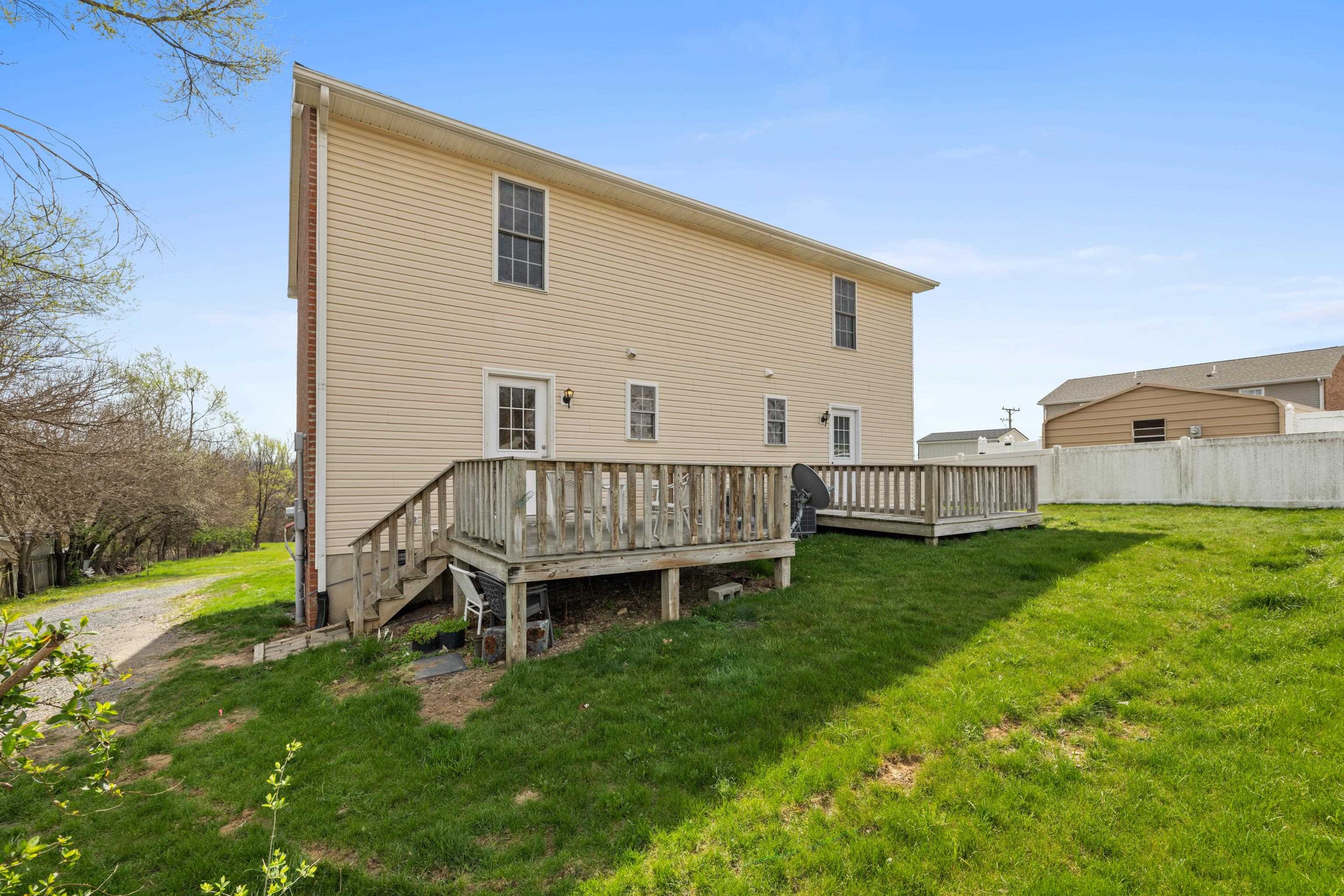 108 PLEASANT HILL RD, HARRISONBURG, Virginia 22801, ,Residential,108 PLEASANT HILL RD,675563 MLS # 675563