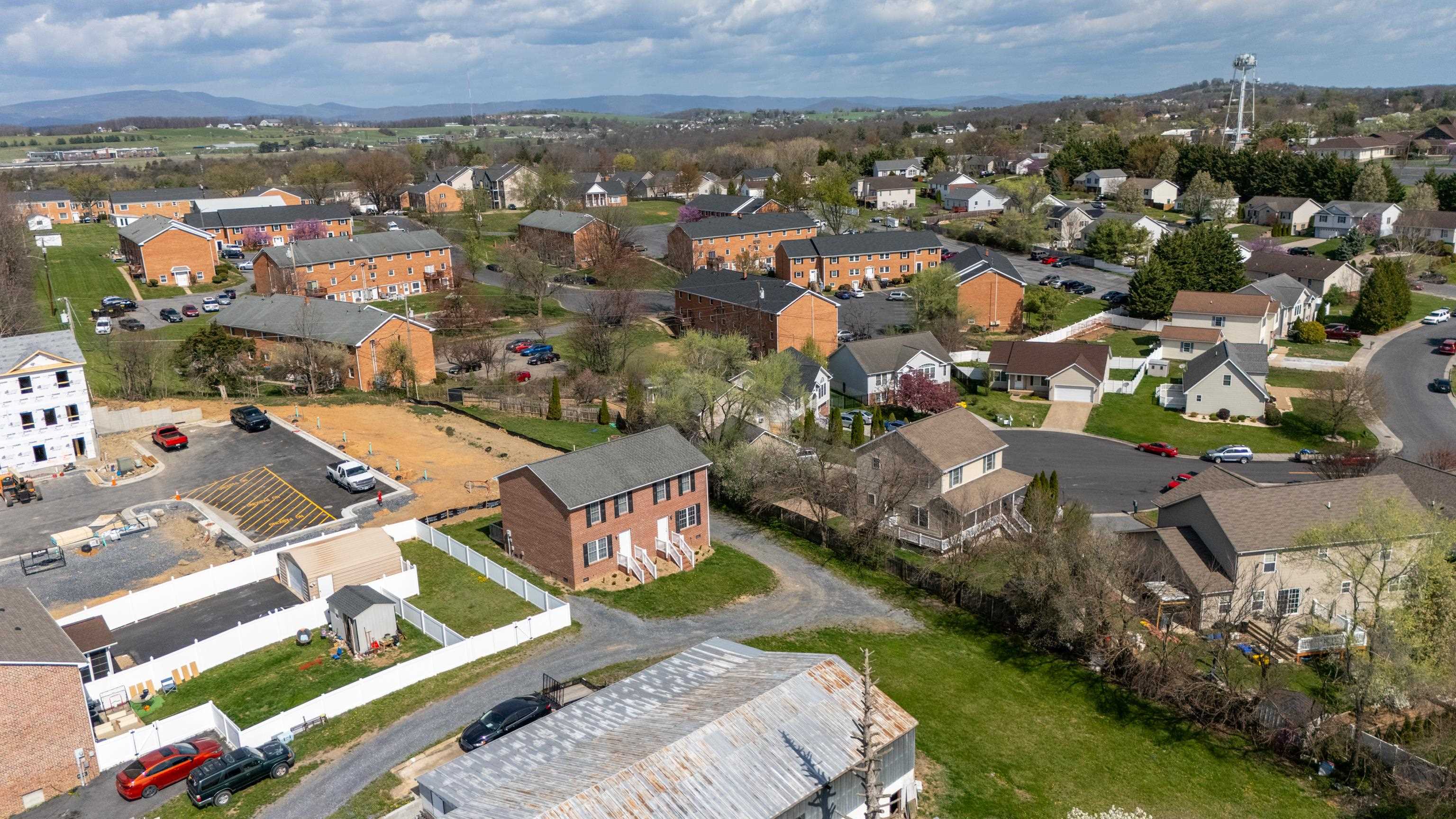 108 PLEASANT HILL RD, HARRISONBURG, Virginia 22801, ,Residential,108 PLEASANT HILL RD,675563 MLS # 675563