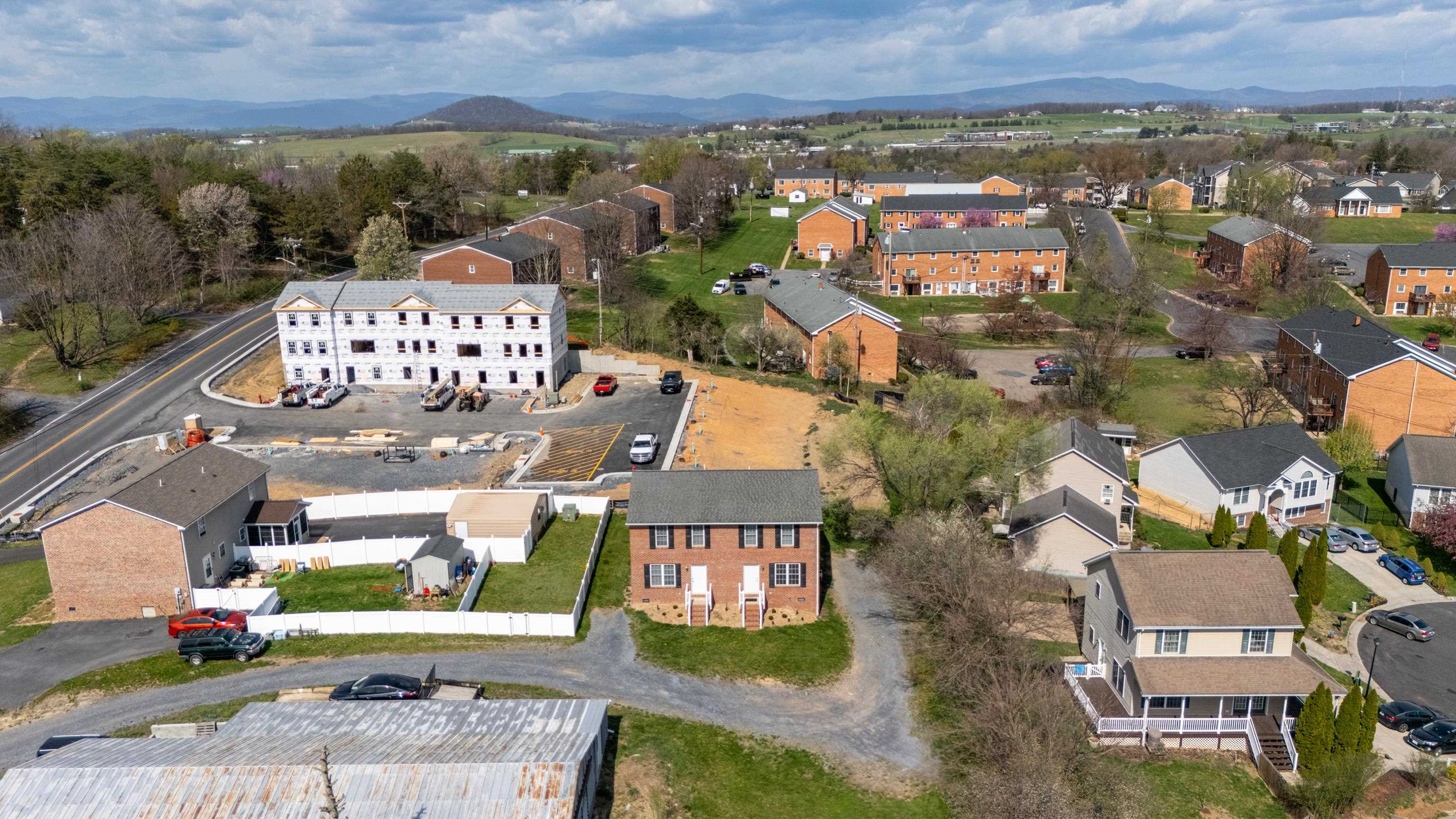 108 PLEASANT HILL RD, HARRISONBURG, Virginia 22801, ,Residential,108 PLEASANT HILL RD,675563 MLS # 675563