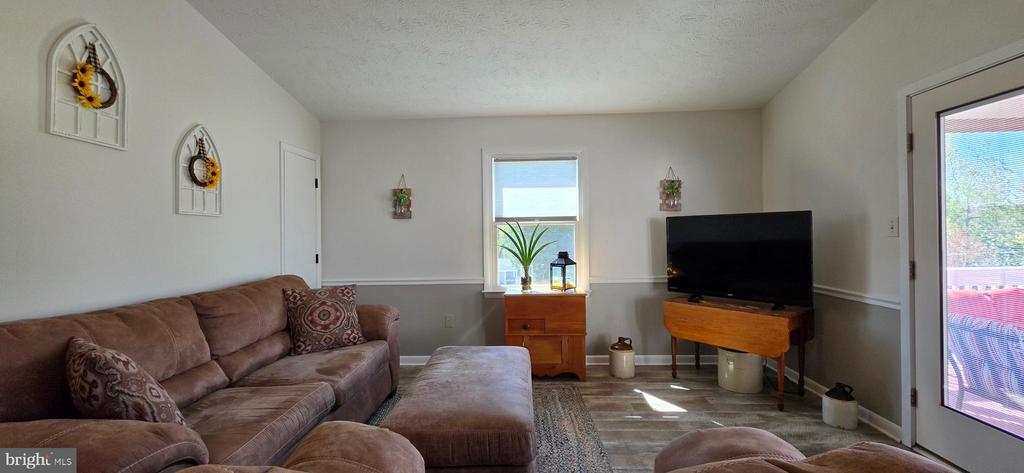 20 LAKEVIEW CIR, LOUISA, Virginia 23093, 3 Bedrooms Bedrooms, ,2 BathroomsBathrooms,Residential,20 LAKEVIEW CIR,VALA2009552 MLS # VALA2009552