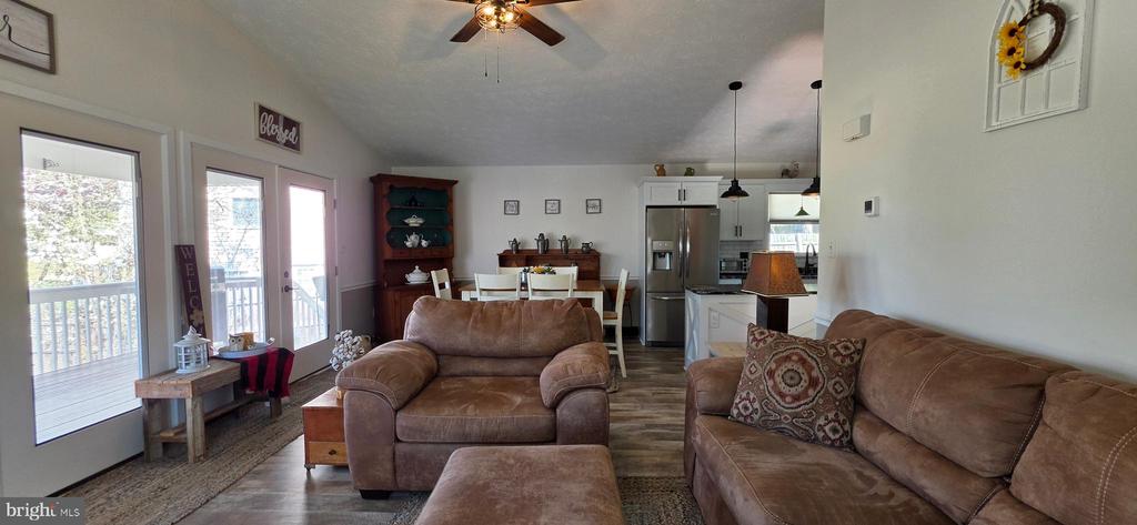 20 LAKEVIEW CIR, LOUISA, Virginia 23093, 3 Bedrooms Bedrooms, ,2 BathroomsBathrooms,Residential,20 LAKEVIEW CIR,VALA2009552 MLS # VALA2009552