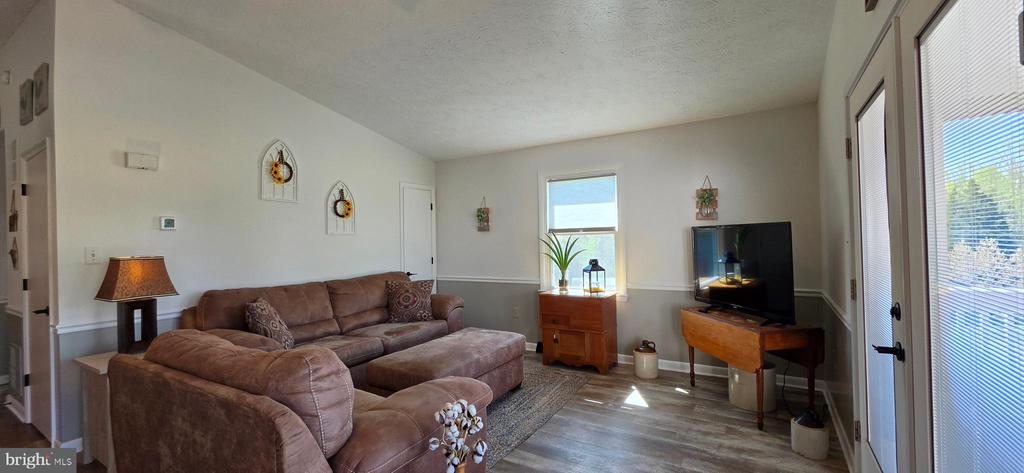 20 LAKEVIEW CIR, LOUISA, Virginia 23093, 3 Bedrooms Bedrooms, ,2 BathroomsBathrooms,Residential,20 LAKEVIEW CIR,VALA2009552 MLS # VALA2009552