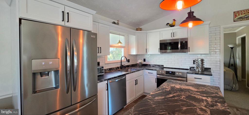 20 LAKEVIEW CIR, LOUISA, Virginia 23093, 3 Bedrooms Bedrooms, ,2 BathroomsBathrooms,Residential,20 LAKEVIEW CIR,VALA2009552 MLS # VALA2009552