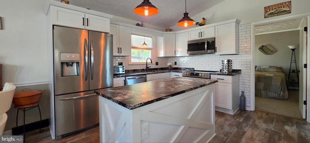 20 LAKEVIEW CIR, LOUISA, Virginia 23093, 3 Bedrooms Bedrooms, ,2 BathroomsBathrooms,Residential,20 LAKEVIEW CIR,VALA2009552 MLS # VALA2009552