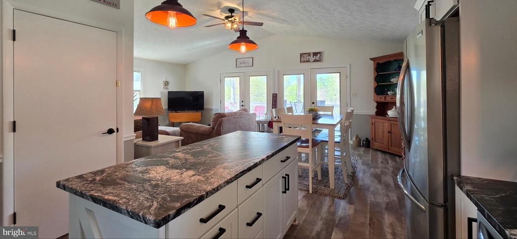 20 LAKEVIEW CIR, LOUISA, Virginia 23093, 3 Bedrooms Bedrooms, ,2 BathroomsBathrooms,Residential,20 LAKEVIEW CIR,VALA2009552 MLS # VALA2009552