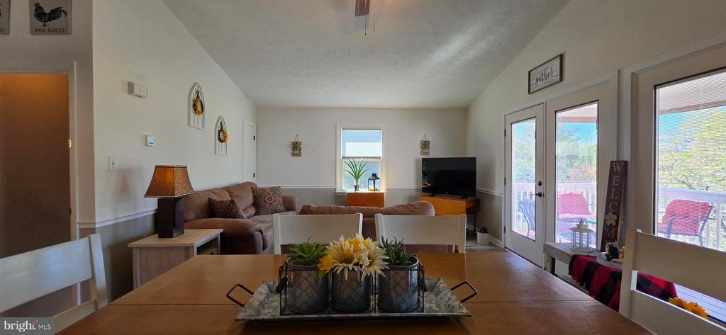 20 LAKEVIEW CIR, LOUISA, Virginia 23093, 3 Bedrooms Bedrooms, ,2 BathroomsBathrooms,Residential,20 LAKEVIEW CIR,VALA2009552 MLS # VALA2009552