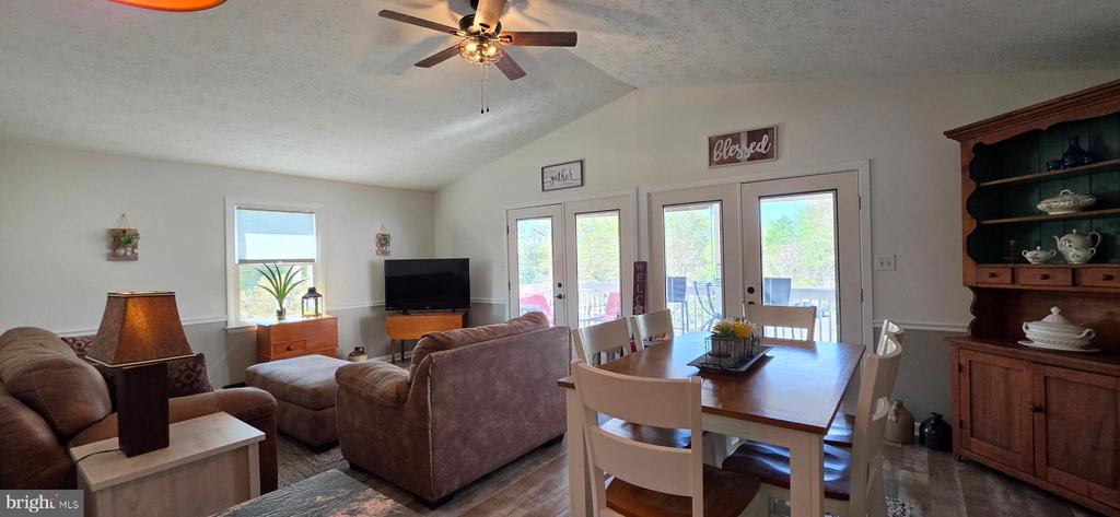 20 LAKEVIEW CIR, LOUISA, Virginia 23093, 3 Bedrooms Bedrooms, ,2 BathroomsBathrooms,Residential,20 LAKEVIEW CIR,VALA2009552 MLS # VALA2009552