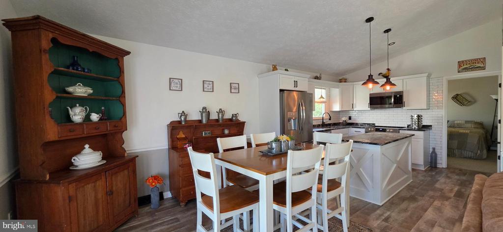 20 LAKEVIEW CIR, LOUISA, Virginia 23093, 3 Bedrooms Bedrooms, ,2 BathroomsBathrooms,Residential,20 LAKEVIEW CIR,VALA2009552 MLS # VALA2009552