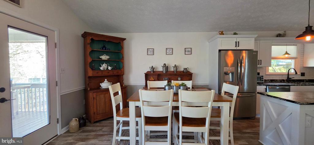 20 LAKEVIEW CIR, LOUISA, Virginia 23093, 3 Bedrooms Bedrooms, ,2 BathroomsBathrooms,Residential,20 LAKEVIEW CIR,VALA2009552 MLS # VALA2009552