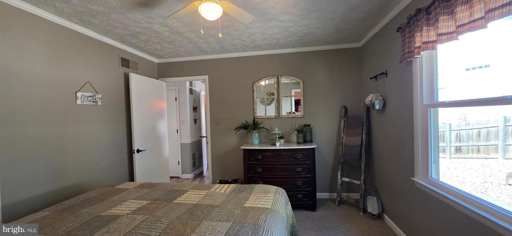 20 LAKEVIEW CIR, LOUISA, Virginia 23093, 3 Bedrooms Bedrooms, ,2 BathroomsBathrooms,Residential,20 LAKEVIEW CIR,VALA2009552 MLS # VALA2009552