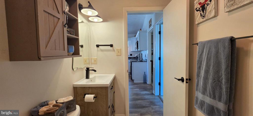 20 LAKEVIEW CIR, LOUISA, Virginia 23093, 3 Bedrooms Bedrooms, ,2 BathroomsBathrooms,Residential,20 LAKEVIEW CIR,VALA2009552 MLS # VALA2009552