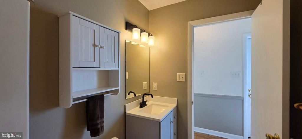 20 LAKEVIEW CIR, LOUISA, Virginia 23093, 3 Bedrooms Bedrooms, ,2 BathroomsBathrooms,Residential,20 LAKEVIEW CIR,VALA2009552 MLS # VALA2009552