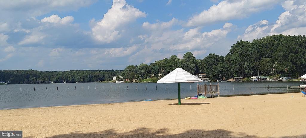 20 LAKEVIEW CIR, LOUISA, Virginia 23093, 3 Bedrooms Bedrooms, ,2 BathroomsBathrooms,Residential,20 LAKEVIEW CIR,VALA2009552 MLS # VALA2009552