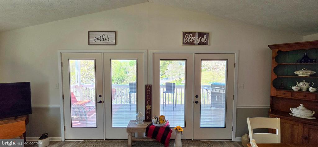 20 LAKEVIEW CIR, LOUISA, Virginia 23093, 3 Bedrooms Bedrooms, ,2 BathroomsBathrooms,Residential,20 LAKEVIEW CIR,VALA2009552 MLS # VALA2009552