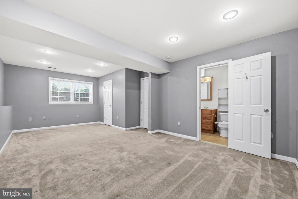 2616 RUFFIN DR, FREDERICKSBURG, Virginia 22408, 3 Bedrooms Bedrooms, ,2 BathroomsBathrooms,Residential,2616 RUFFIN DR,VASP2040022 MLS # VASP2040022