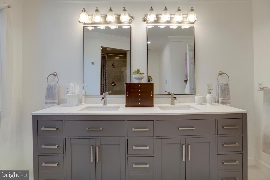 101 SAYLERS CREEK RD, LOCUST GROVE, Virginia 22508, 5 Bedrooms Bedrooms, ,3 BathroomsBathrooms,Residential,101 SAYLERS CREEK RD,VAOR2013538 MLS # VAOR2013538