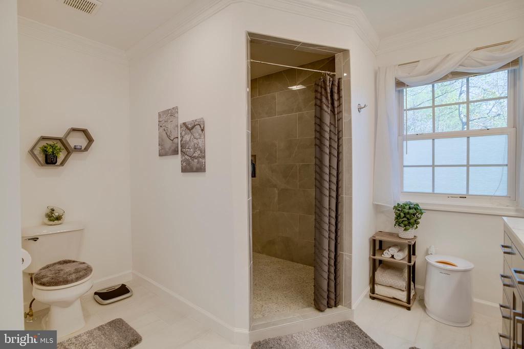 101 SAYLERS CREEK RD, LOCUST GROVE, Virginia 22508, 5 Bedrooms Bedrooms, ,3 BathroomsBathrooms,Residential,101 SAYLERS CREEK RD,VAOR2013538 MLS # VAOR2013538