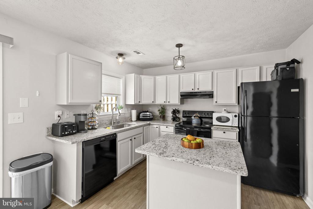 10612 BOXMEER CT, FREDERICKSBURG, Virginia 22408, 3 Bedrooms Bedrooms, ,1 BathroomBathrooms,Residential,10612 BOXMEER CT,VASP2040152 MLS # VASP2040152