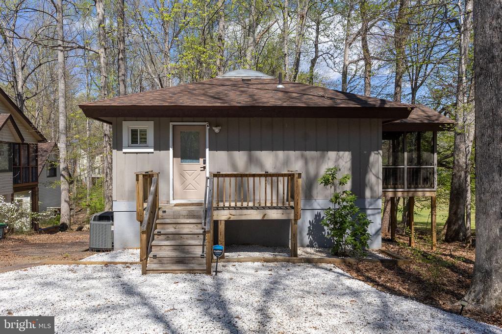 111 TALLWOOD TRL, LOCUST GROVE, Virginia 22508, 2 Bedrooms Bedrooms, ,2 BathroomsBathrooms,Residential,111 TALLWOOD TRL,VAOR2013526 MLS # VAOR2013526