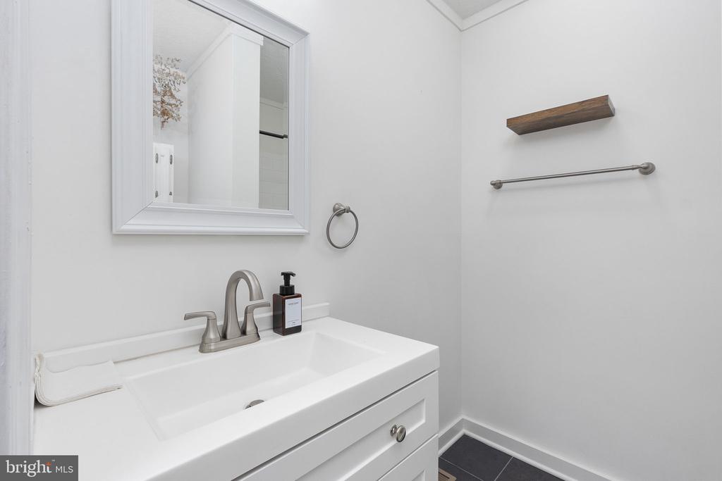 111 TALLWOOD TRL, LOCUST GROVE, Virginia 22508, 2 Bedrooms Bedrooms, ,2 BathroomsBathrooms,Residential,111 TALLWOOD TRL,VAOR2013526 MLS # VAOR2013526