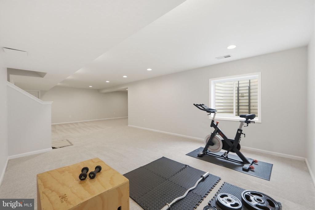 2513 CORNELL DR, FREDERICKSBURG, Virginia 22408, 5 Bedrooms Bedrooms, ,2 BathroomsBathrooms,Residential,2513 CORNELL DR,VASP2040342 MLS # VASP2040342 2513 CORNELL DR, FREDERICKSBURG, Virginia 22408, 5 Bedrooms Bedrooms, ,2 BathroomsBathrooms,Residential,2513 CORNELL DR,VASP2040342 MLS # VASP2040342