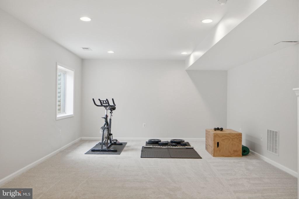 2513 CORNELL DR, FREDERICKSBURG, Virginia 22408, 5 Bedrooms Bedrooms, ,2 BathroomsBathrooms,Residential,2513 CORNELL DR,VASP2040342 MLS # VASP2040342 2513 CORNELL DR, FREDERICKSBURG, Virginia 22408, 5 Bedrooms Bedrooms, ,2 BathroomsBathrooms,Residential,2513 CORNELL DR,VASP2040342 MLS # VASP2040342