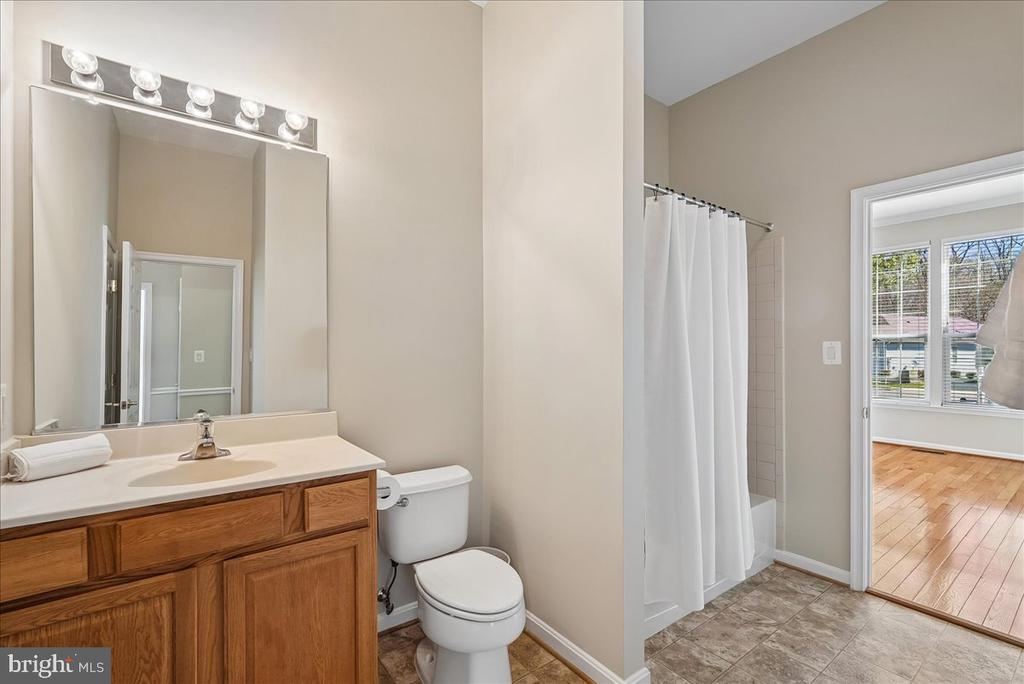 6854 AVERBACH CT, WARRENTON, Virginia, 3 Bedrooms Bedrooms, ,3 BathroomsBathrooms,Residential,6854 AVERBACH CT,VAFQ2021084 MLS # VAFQ2021084 6854 AVERBACH CT, WARRENTON, Virginia, 3 Bedrooms Bedrooms, ,3 BathroomsBathrooms,Residential,6854 AVERBACH CT,VAFQ2021084 MLS # VAFQ2021084