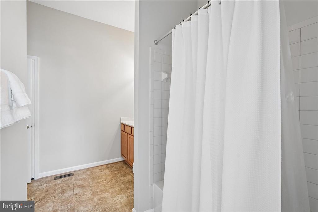 6854 AVERBACH CT, WARRENTON, Virginia, 3 Bedrooms Bedrooms, ,3 BathroomsBathrooms,Residential,6854 AVERBACH CT,VAFQ2021084 MLS # VAFQ2021084 6854 AVERBACH CT, WARRENTON, Virginia, 3 Bedrooms Bedrooms, ,3 BathroomsBathrooms,Residential,6854 AVERBACH CT,VAFQ2021084 MLS # VAFQ2021084