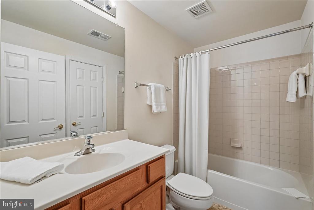 6854 AVERBACH CT, WARRENTON, Virginia, 3 Bedrooms Bedrooms, ,3 BathroomsBathrooms,Residential,6854 AVERBACH CT,VAFQ2021084 MLS # VAFQ2021084 6854 AVERBACH CT, WARRENTON, Virginia, 3 Bedrooms Bedrooms, ,3 BathroomsBathrooms,Residential,6854 AVERBACH CT,VAFQ2021084 MLS # VAFQ2021084