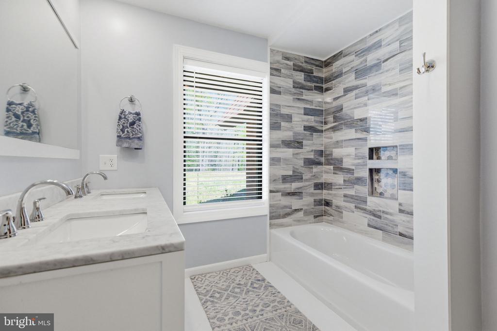 9313 BELLWOOD DR, FREDERICKSBURG, Virginia 22407, 5 Bedrooms Bedrooms, ,3 BathroomsBathrooms,Residential,9313 BELLWOOD DR,VASP2040054 MLS # VASP2040054 9313 BELLWOOD DR, FREDERICKSBURG, Virginia 22407, 5 Bedrooms Bedrooms, ,3 BathroomsBathrooms,Residential,9313 BELLWOOD DR,VASP2040054 MLS # VASP2040054