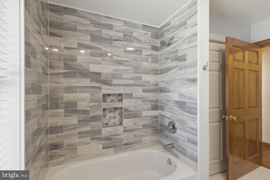 9313 BELLWOOD DR, FREDERICKSBURG, Virginia 22407, 5 Bedrooms Bedrooms, ,3 BathroomsBathrooms,Residential,9313 BELLWOOD DR,VASP2040054 MLS # VASP2040054 9313 BELLWOOD DR, FREDERICKSBURG, Virginia 22407, 5 Bedrooms Bedrooms, ,3 BathroomsBathrooms,Residential,9313 BELLWOOD DR,VASP2040054 MLS # VASP2040054