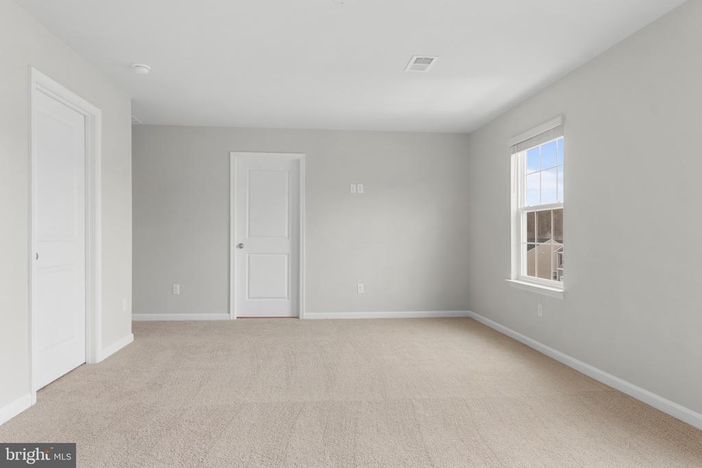 3210 WHITE TAIL DR, LOCUST GROVE, Virginia 22508, 4 Bedrooms Bedrooms, ,3 BathroomsBathrooms,Residential,3210 WHITE TAIL DR,VAOR2013706 MLS # VAOR2013706