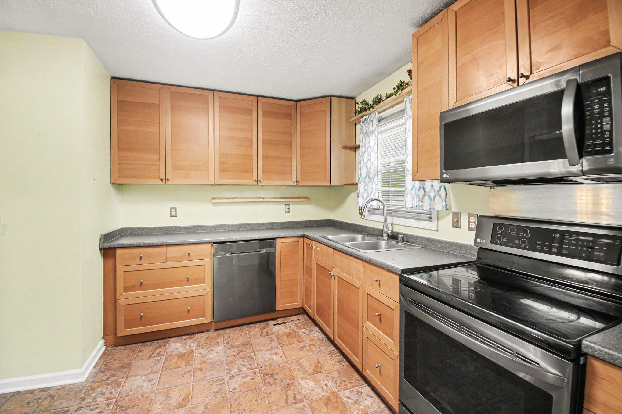 11819 RUTHERFORD DR, FREDERICKSBURG, Virginia 22407, 5 Bedrooms Bedrooms, ,3 BathroomsBathrooms,Residential,11819 RUTHERFORD DR,VASP2040670 MLS # VASP2040670 11819 RUTHERFORD DR, FREDERICKSBURG, Virginia 22407, 5 Bedrooms Bedrooms, ,3 BathroomsBathrooms,Residential,11819 RUTHERFORD DR,VASP2040670 MLS # VASP2040670