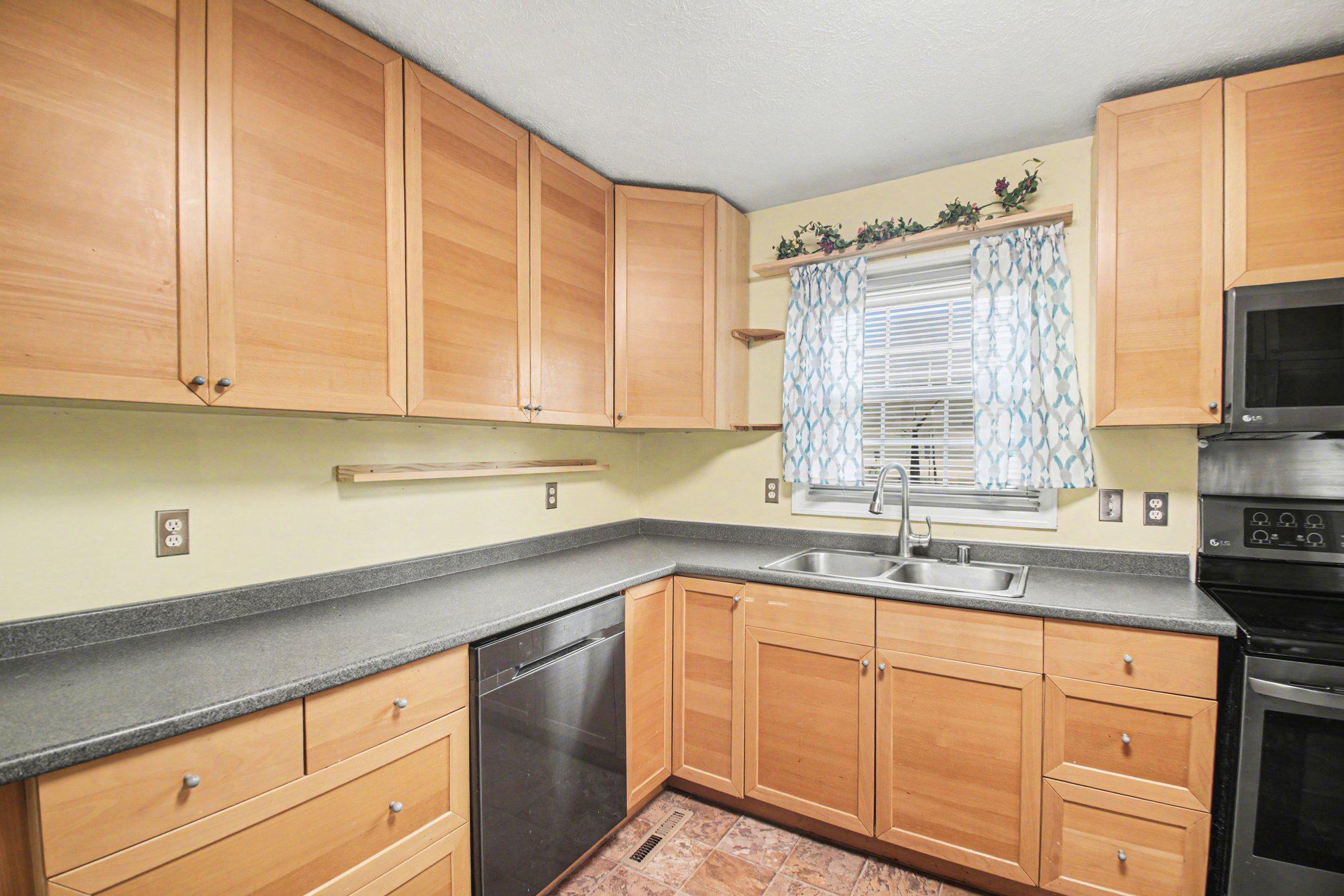 11819 RUTHERFORD DR, FREDERICKSBURG, Virginia 22407, 5 Bedrooms Bedrooms, ,3 BathroomsBathrooms,Residential,11819 RUTHERFORD DR,VASP2040670 MLS # VASP2040670 11819 RUTHERFORD DR, FREDERICKSBURG, Virginia 22407, 5 Bedrooms Bedrooms, ,3 BathroomsBathrooms,Residential,11819 RUTHERFORD DR,VASP2040670 MLS # VASP2040670