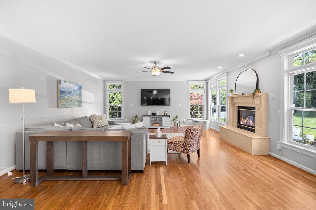 6909 TANGLEWOOD DR, WARRENTON, Virginia, 5 Bedrooms Bedrooms, ,3 BathroomsBathrooms,Residential,6909 TANGLEWOOD DR,VAFQ2021226 MLS # VAFQ2021226