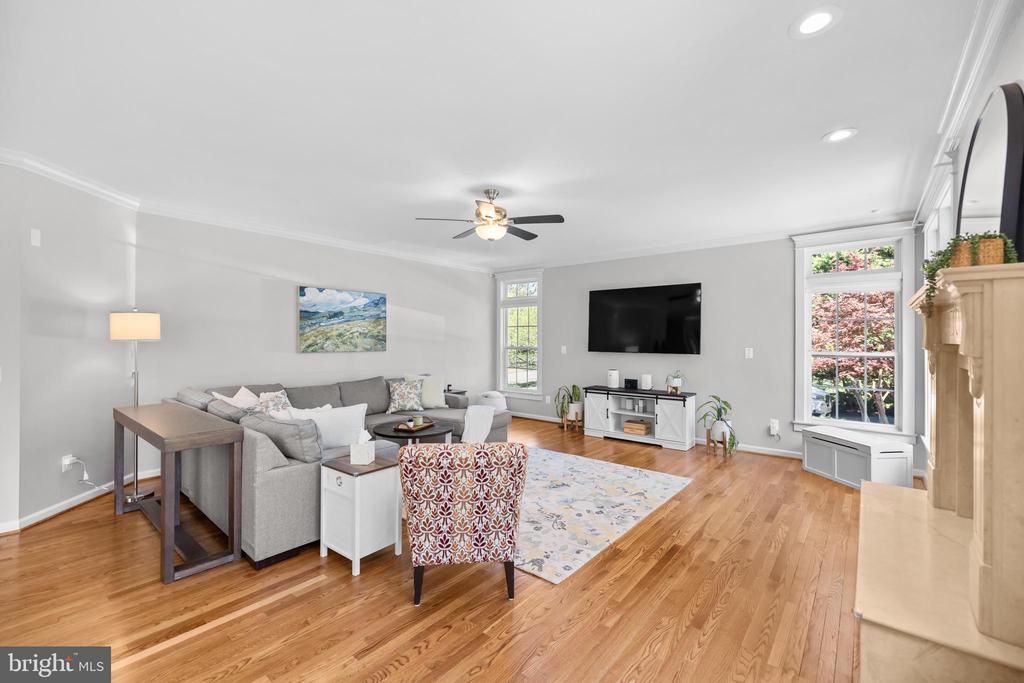 6909 TANGLEWOOD DR, WARRENTON, Virginia, 5 Bedrooms Bedrooms, ,3 BathroomsBathrooms,Residential,6909 TANGLEWOOD DR,VAFQ2021226 MLS # VAFQ2021226