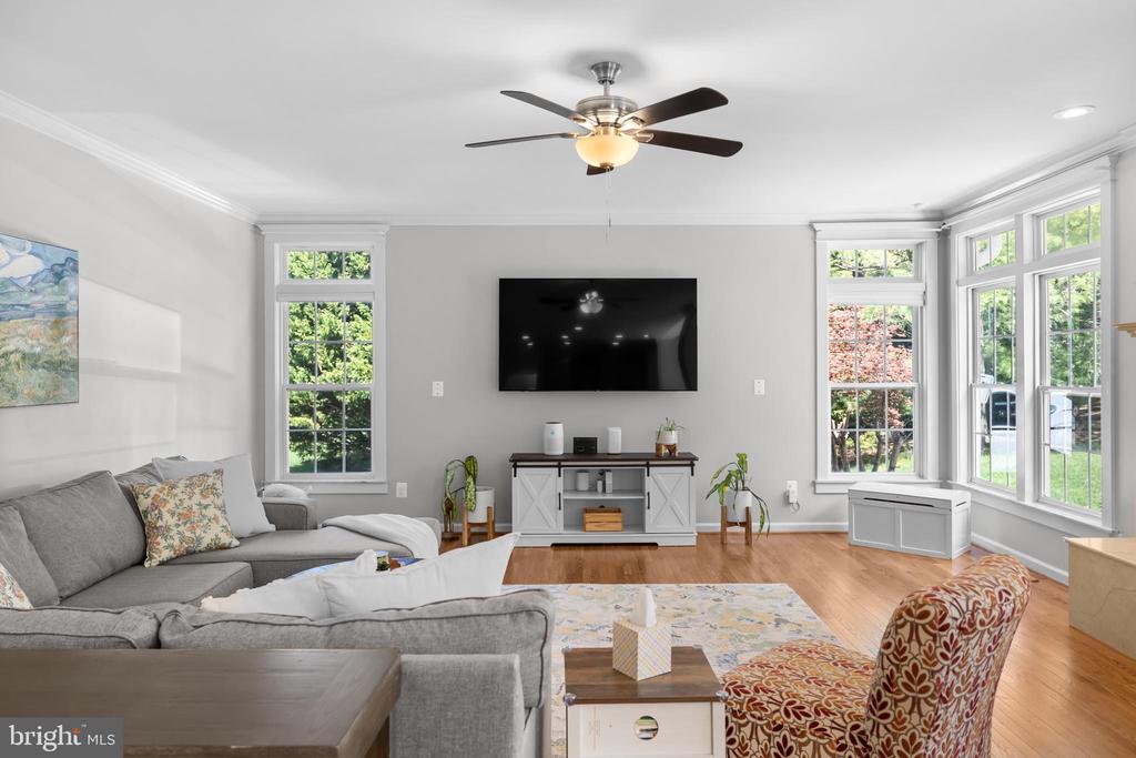 6909 TANGLEWOOD DR, WARRENTON, Virginia, 5 Bedrooms Bedrooms, ,3 BathroomsBathrooms,Residential,6909 TANGLEWOOD DR,VAFQ2021226 MLS # VAFQ2021226